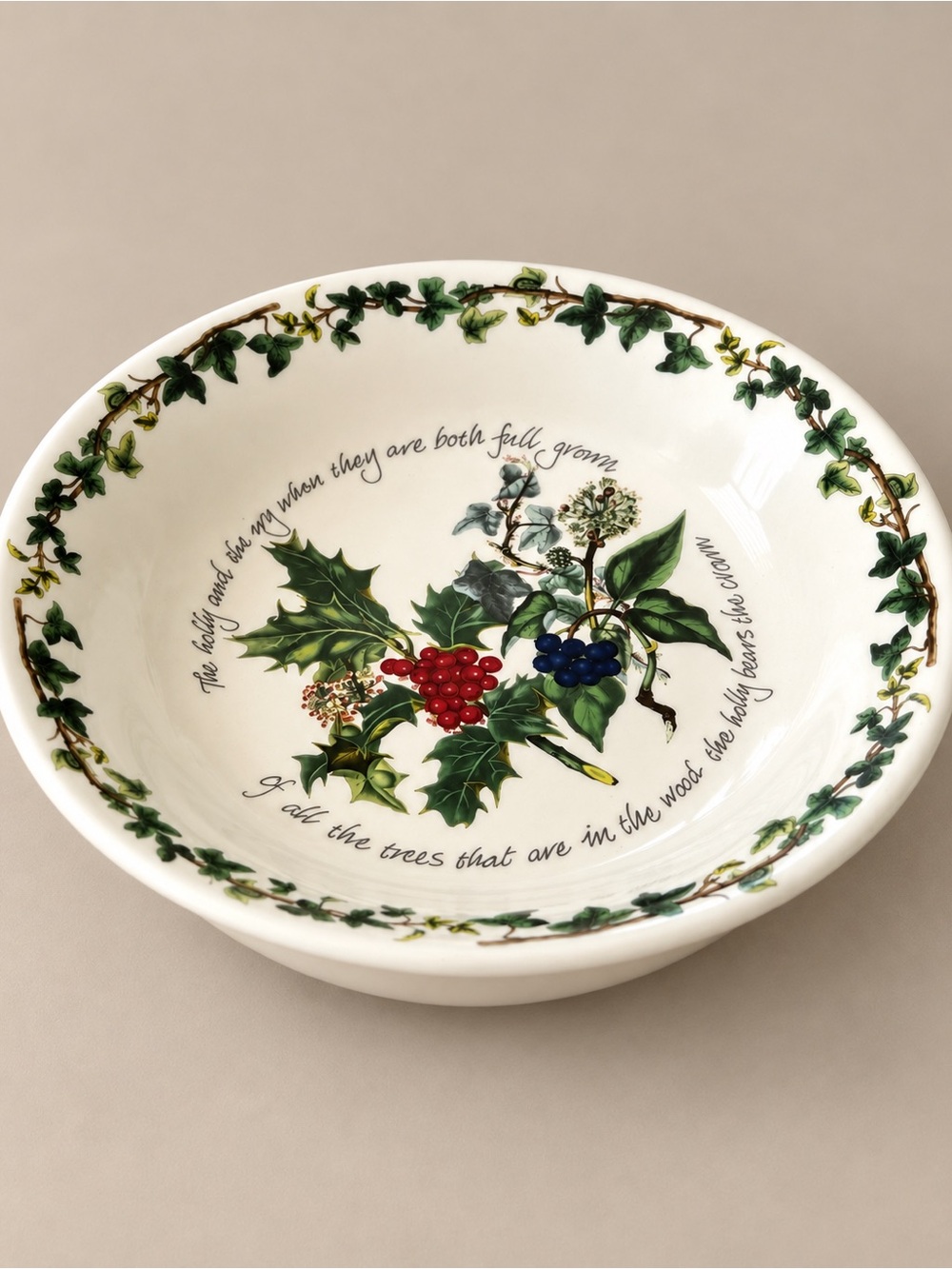 Portmeirion The Holly & The Ivy 9” Round Serving Pasta Bowl England
